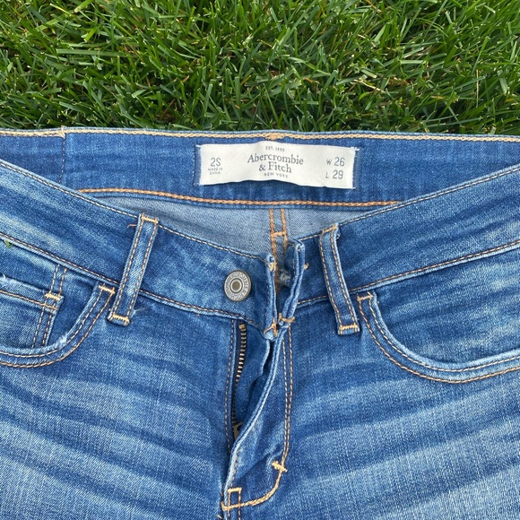 Abercrombie & Fitch Light Blue Jeans - Picture 2 of 4